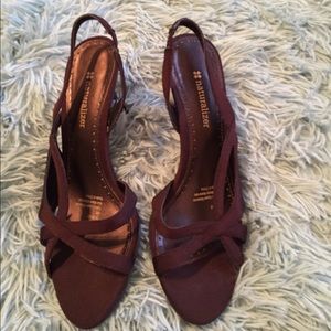 Pretty dress heels in dark brown